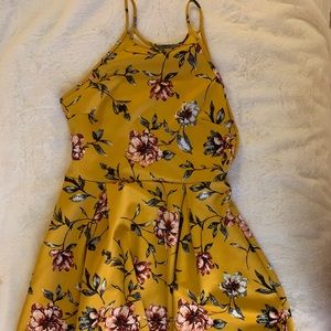 Short yellow dress